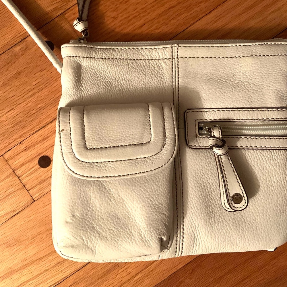Tignanello hands free cross body bag purse in white genuine leather - Picture 2 of 6